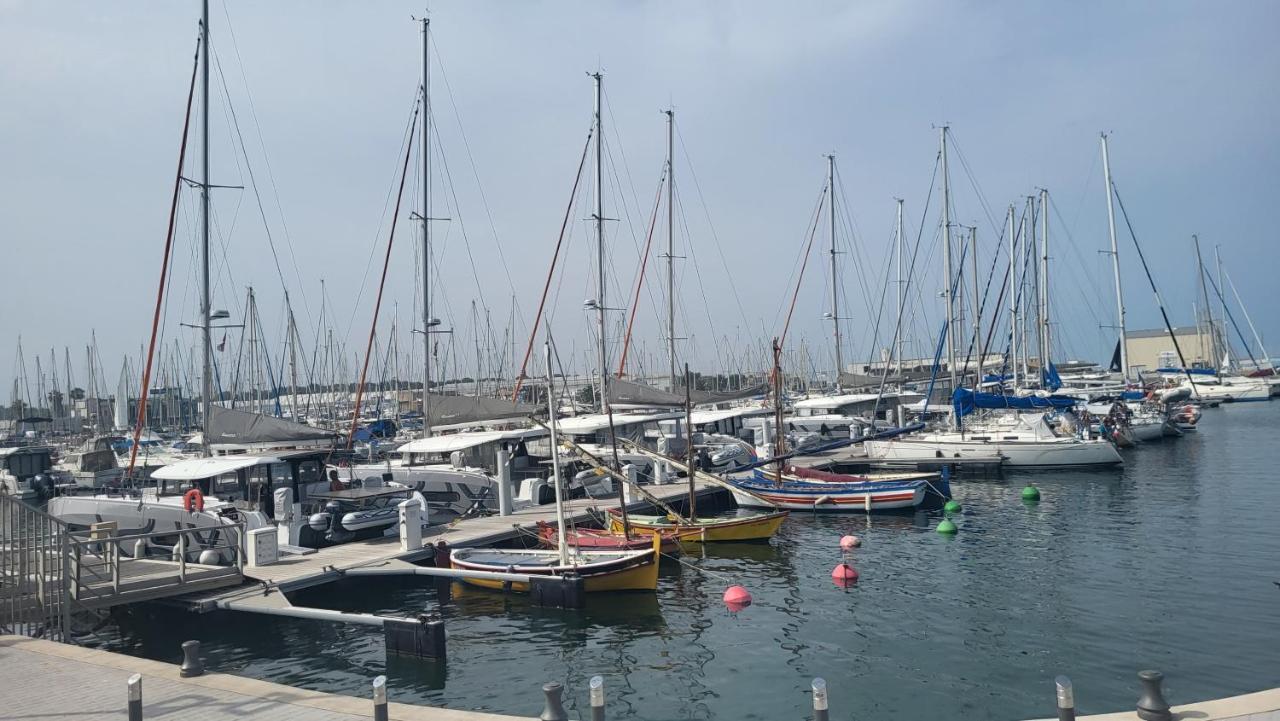 Adorable Petit Appartement Avec Magnifique Vue Sur Le Port De Canet 外观 照片